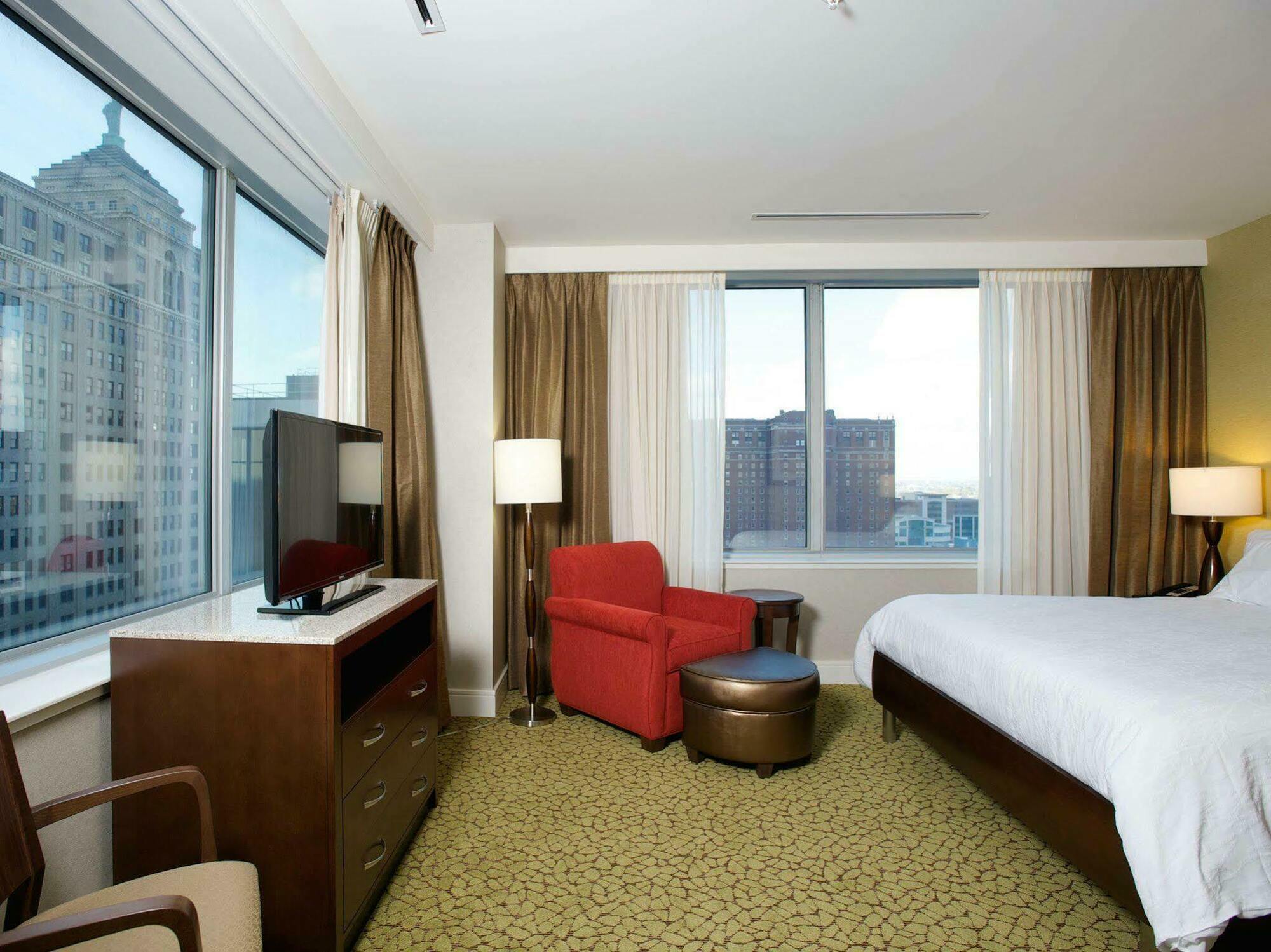 The Hilton Garden Inn Buffalo-Downtown Exterior foto